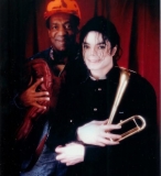 MICHAEL-michael-jackson-13948115-546-600.jpg