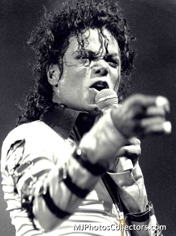 52313_badtour4_122_516lo.jpg