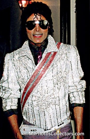 mj_backstage_victory tour.jpg
